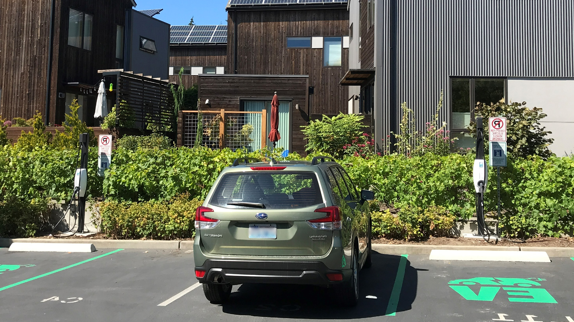 Grow Community on Bainbridge Island was one of 35 properties in our service area to receive electric vehicle charging for its tenants through our 多户收费 pilot.